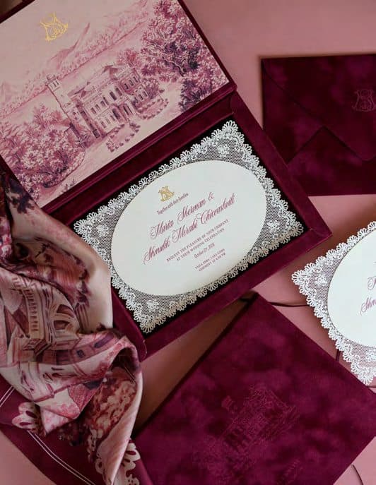 Suite di partecipazioni su misura bordeaux con pizzo